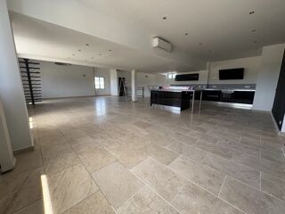  Loft à louer 3 pièces 183 m²