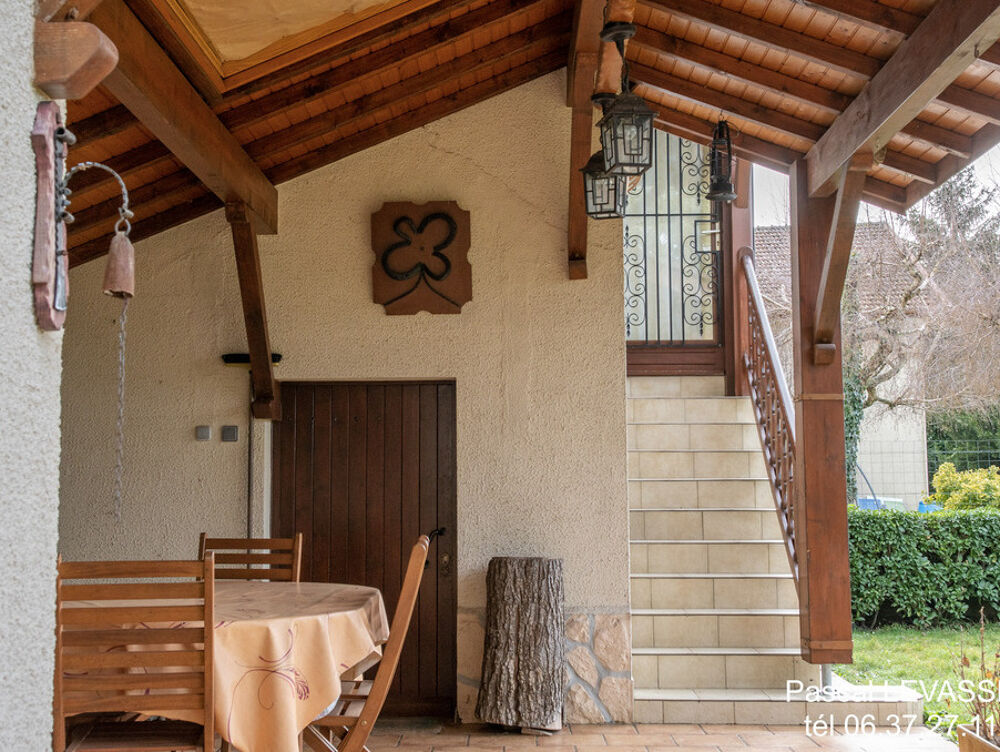 Vente Maison Maison Individuelle de 208m2 habitables 6 chambres terrain 810m2 Satolas-et-bonce