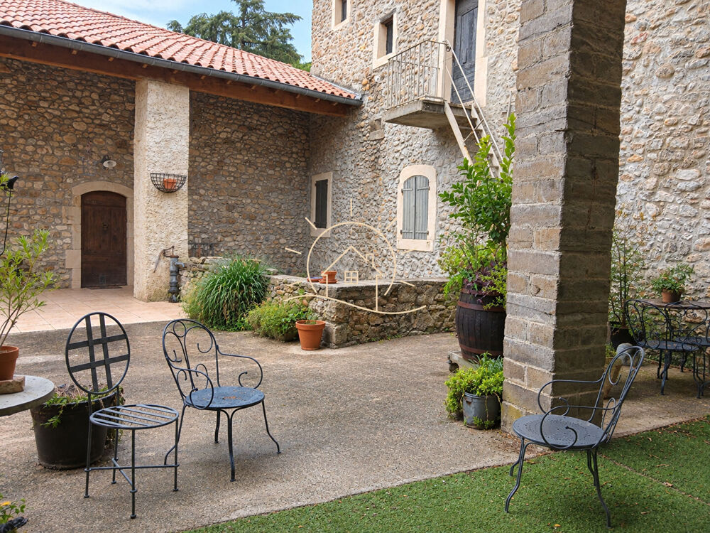 Vente Maison Belle demeure centre village avec patio intérieur Meyrannes