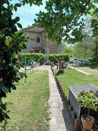 Vente Appartement T3 au coeur des Cévennes grand jardin privatif, garage et terrain de châtaigniers Bordezac
