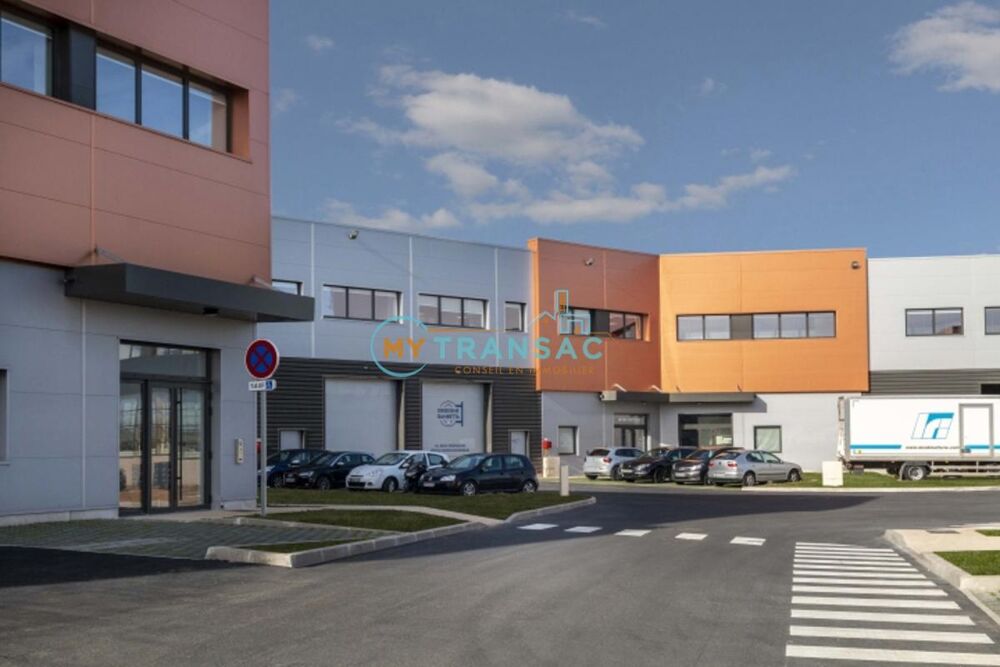   Romainville A louer 1 084m² et 850m² de locaux d'activités 