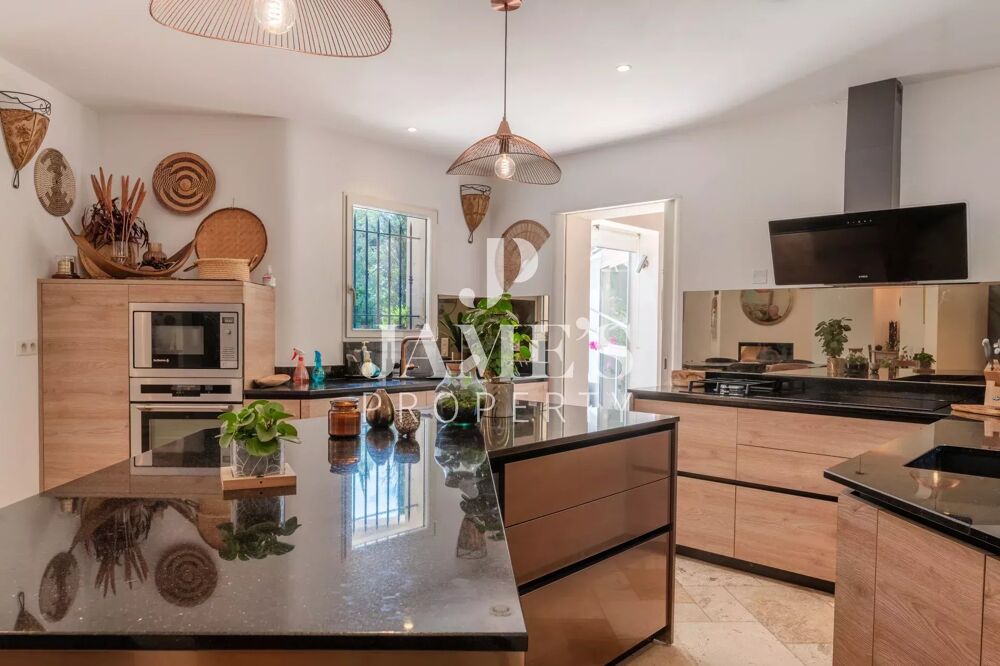 à vendre  Maison Fontvieille (13990)