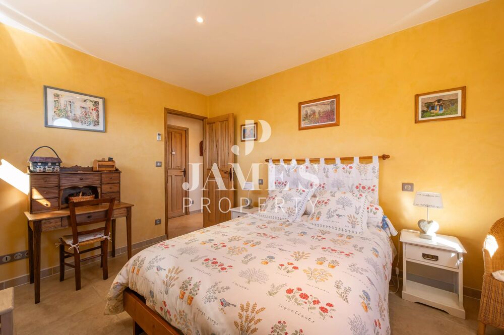 à vendre  Maison Paradou (13520)