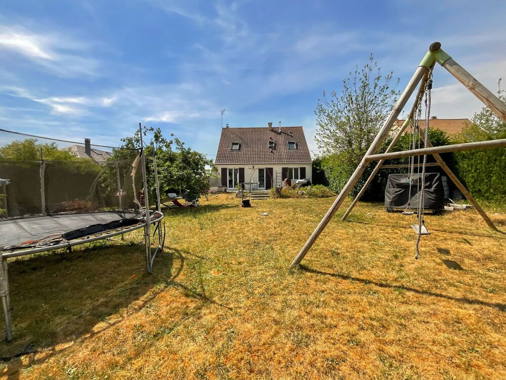 Vente Maison Maison familiale 5 chambres - Sous-sol total - Terrain 782 m² - Longnes