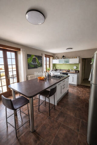  Maison à vendre 15 + pièces 476 m²