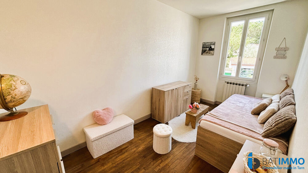Maison de caractère avec jardin et garage au coeur de Saint-Ju?