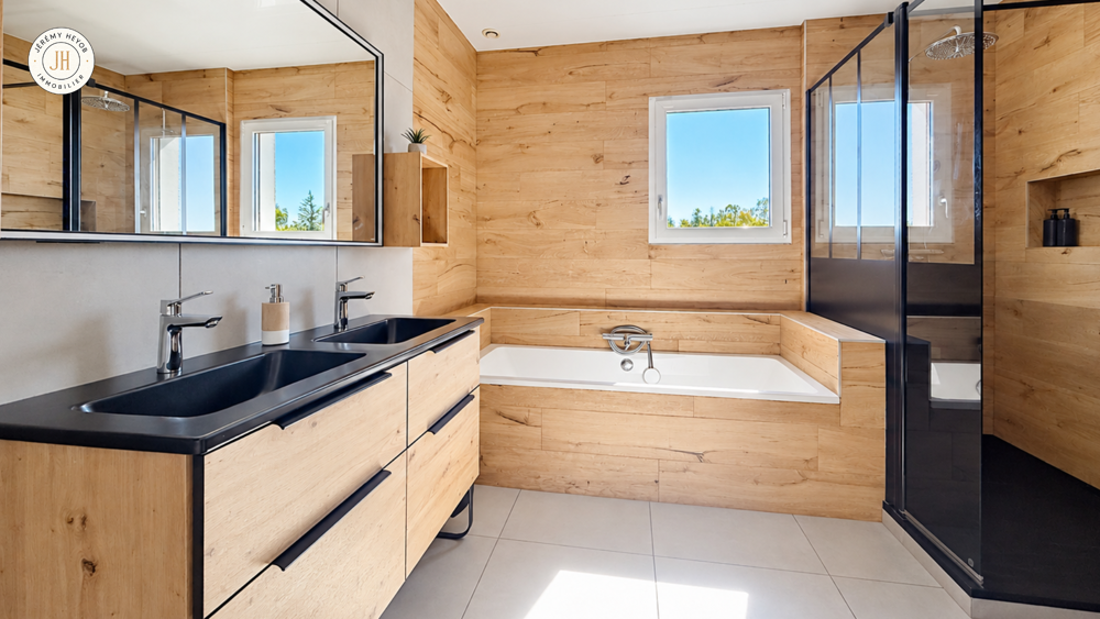 Vente Maison Perriere une maison familiale 142 m² avec jardin, atelier et 3 c Vénissieux