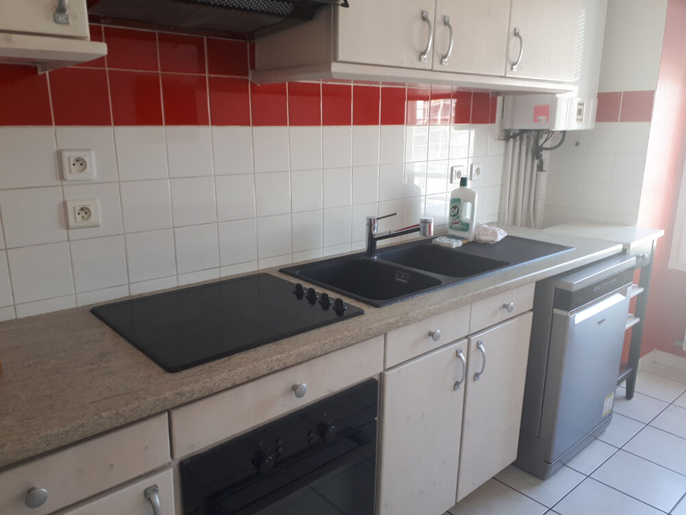 Location Appartement ST ETIENNE / LA TERRASSE/GROUCHY /12 PLACE DES GRENADIERS F3 75M² Saint-Étienne