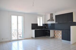  Immeuble � vendre 654 m�