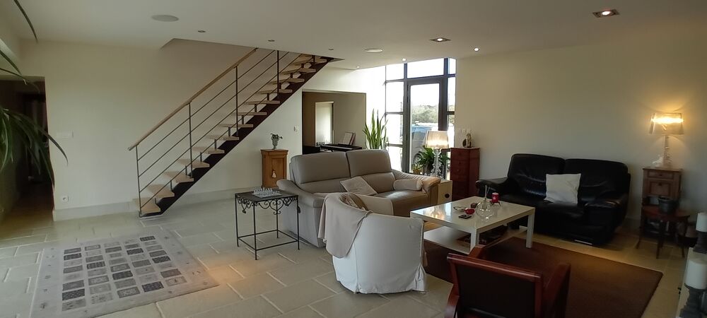 Vente Maison Villa de caractère en pierre rénovée avec piscine Saint-Épain