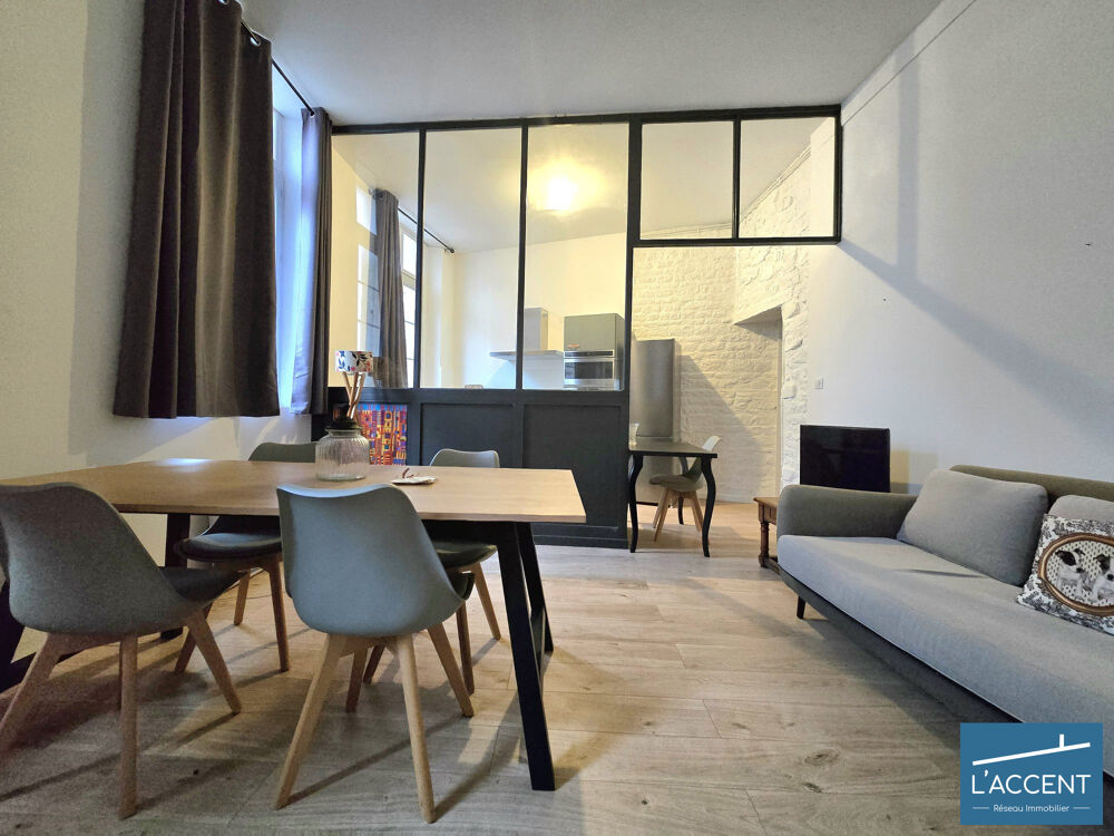 ? Superbe T2 meublé  Centre-ville de Nîmes, à deux pas d