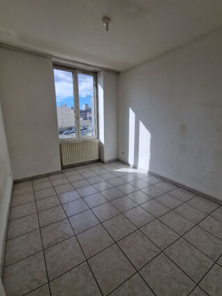  Appartement à louer 3 pièces 55 m²