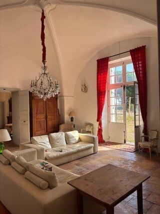  Maison à vendre 15 + pièces 1200 m²