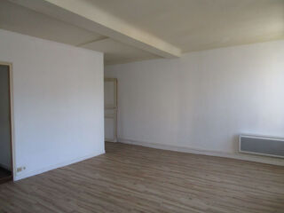  Appartement à louer 1 pièce 56 m²
