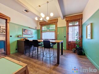  Villa  vendre 8 pices 295 m