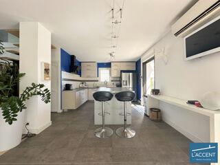  Maison  vendre 7 pices 370 m