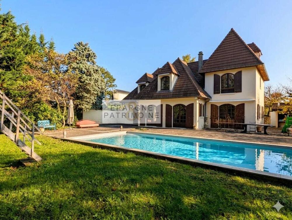 Vente Maison Domaine à Diemoz Maison 6 chambres sur une parcelle de 3300m2. Diémoz