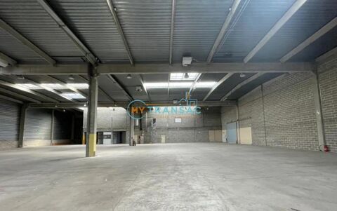   A LOUER ZI DU MARAIS SUCY locaux de 5 473m² et 4 990m² 