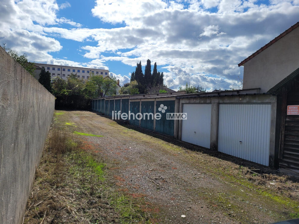 Vente Parking/Garage Parking Exterieur 650 m2 / Garages ferms 16 places 21m2 Montluon