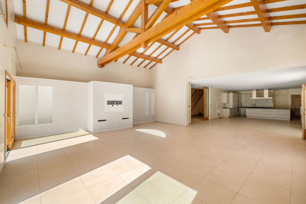 Maison beaux volumes sur terrain 3 180 m2