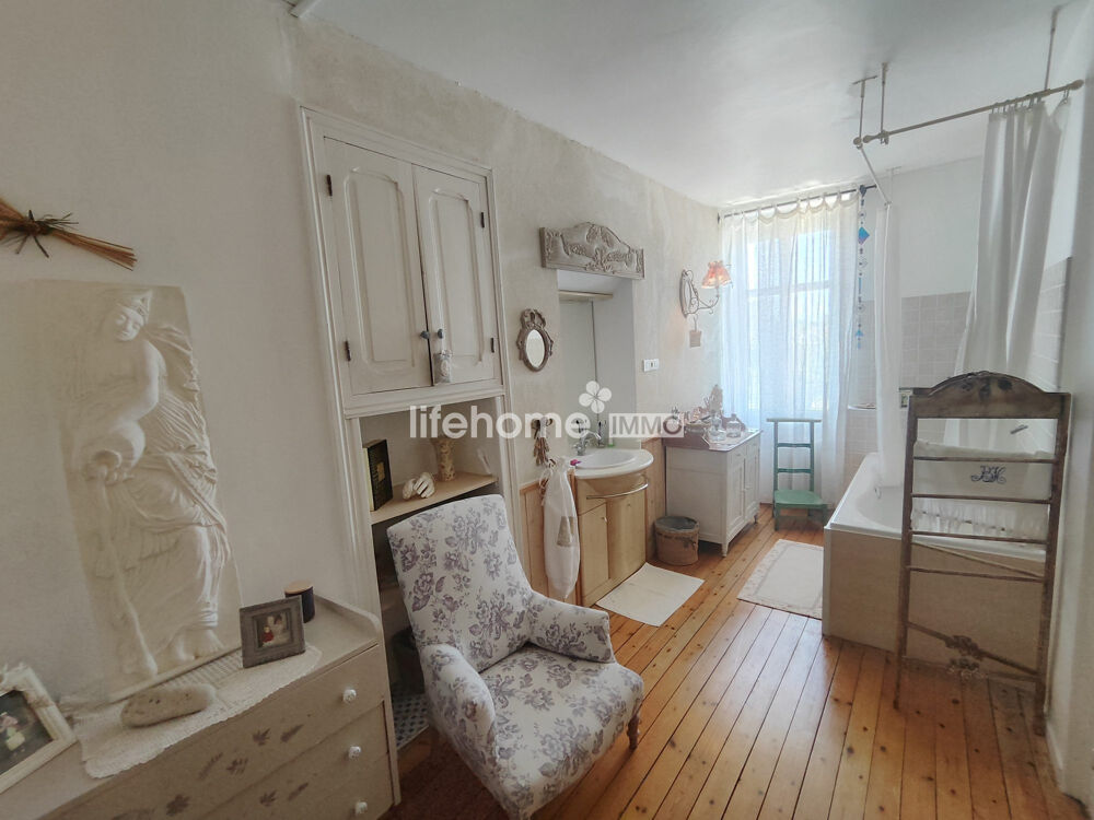 Maison berrichonne avec studio indépendant  161 m²