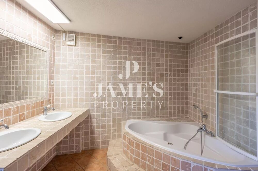 � vendre  Maison Fontvieille (13990)