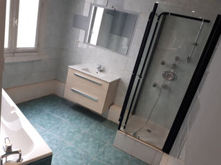  Appartement à louer 3 pièces 82 m²