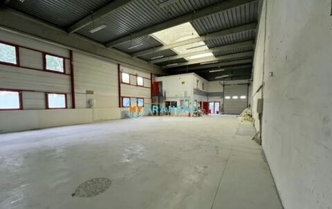   My Transac vous propose à la location des locaux d'activités et bureaux de 370m² et 392m² situés à Bondy 