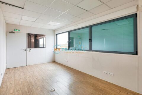   A louer bâtiment indépendant de 3 668m² à Villeparisis 
