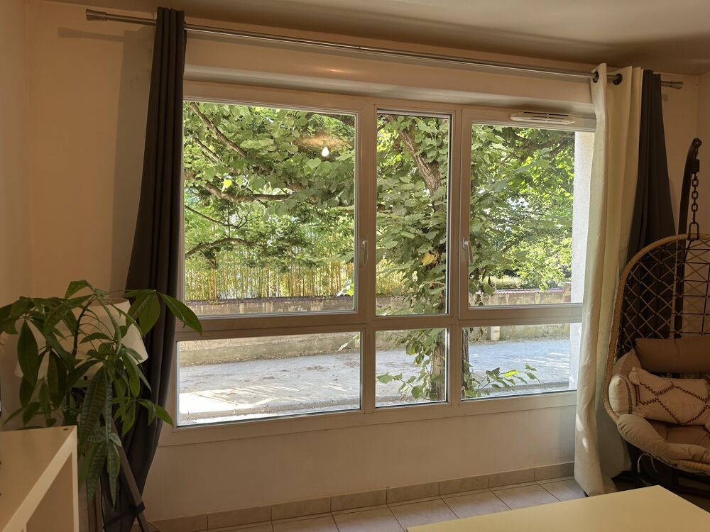 Rare sur VERNON ! Appartement meublé de qualité dans une résidence récente, en centre-ville et à 2 pas des quais de Seine.