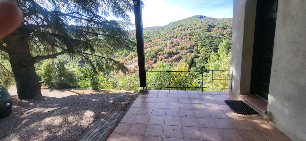 ne maison de plain-pied au calme, avec 1 500 m² de terrain arboré un véritable havre de paix à 5 minutes de Caunes-Minervois !