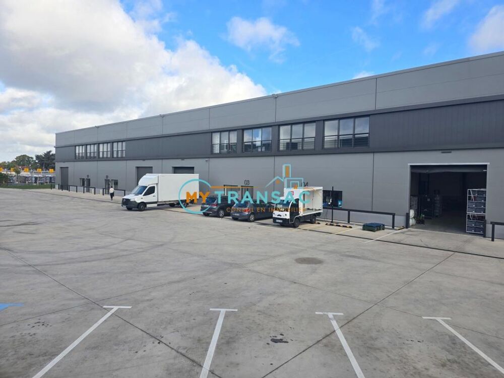   My Transac vous propose à la location une surface de 226m² de locaux d'activités et bureaux situés à PAVILLONS SOUS BOIS 93 
