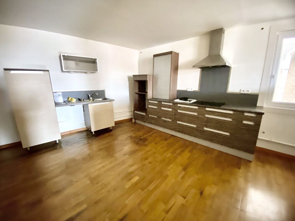 Vente Maison Grande Maison de village avec garage Creissan