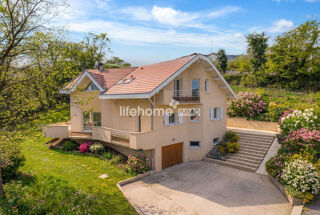 Maison 7 pièces 200 m² · à Gex · 200 m² · 940 000 €