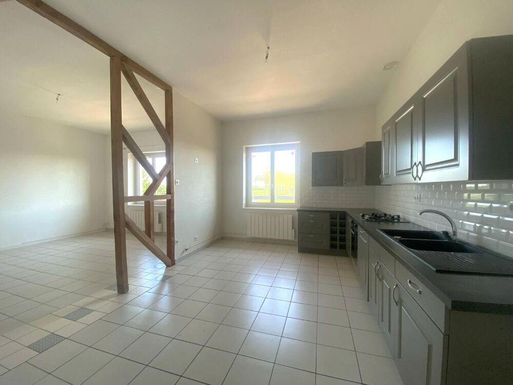 Location Appartement 119 m² à Neuville les Dames 790 ¤ CC /mois