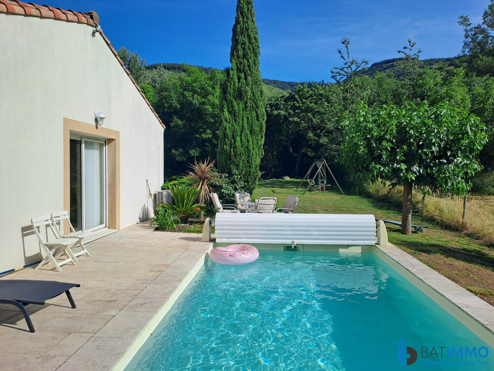 Villa traditionnelle avec piscine, spa et vue dégagée sur la M