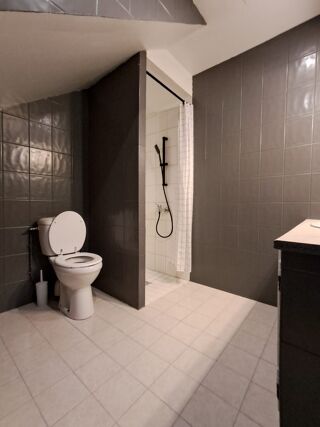  Appartement à louer 2 pièces 55 m²