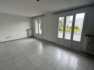 Appartement à louer 4 pièces 65 m²