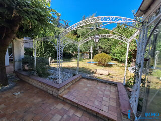  Maison  vendre 10 pices 200 m