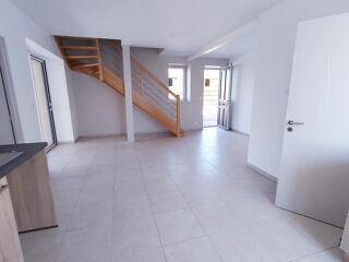  Maison à louer 4 pièces 82 m²