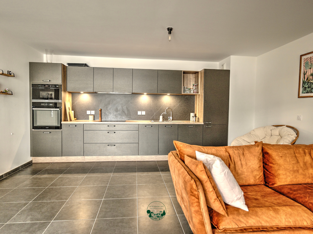 Appartement 3 pièces 70 m² · à Saint-Genis-Pouilly · 70 m² · 395 000 €
