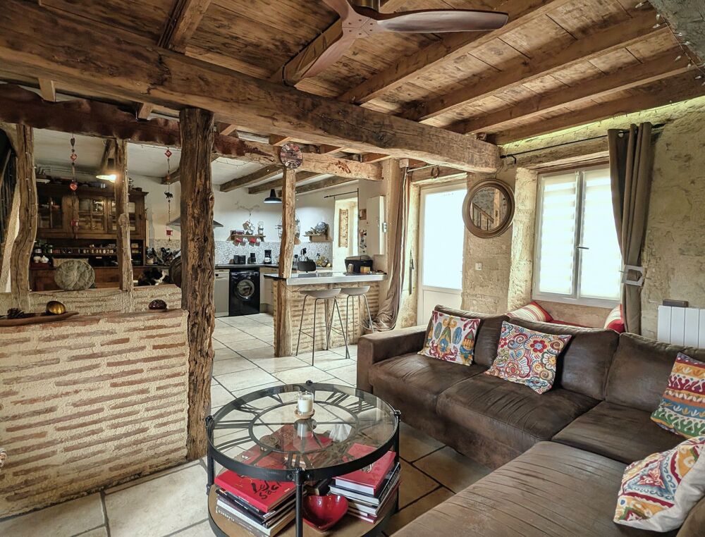 Vente Maison Maison de caractère en pierre - jardin et garage Saint-vite