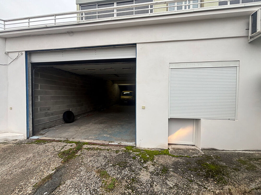  Dépot Saint Etienne 250 m2 