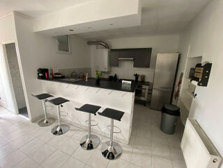  Appartement à louer 5 pièces 104 m²