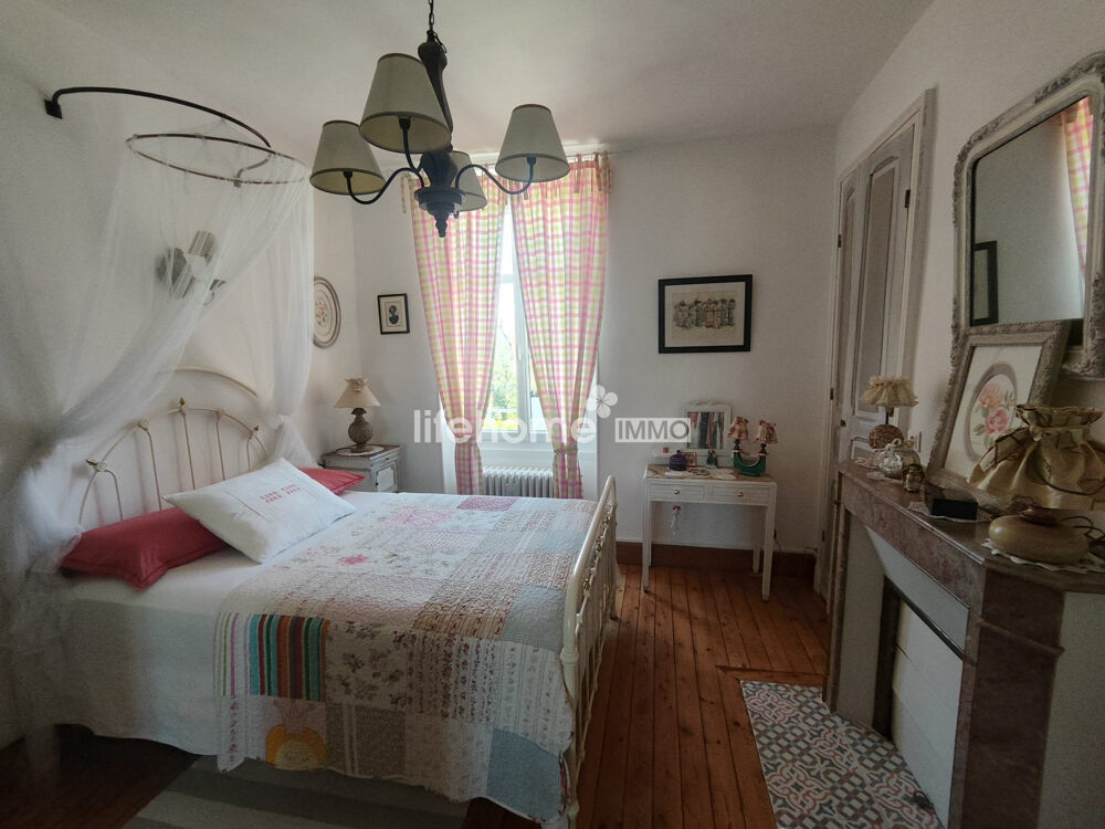 Maison berrichonne avec studio indépendant  161 m²