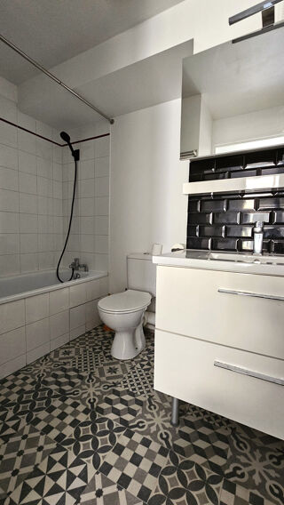  Appartement à louer 1 pièce 33 m²