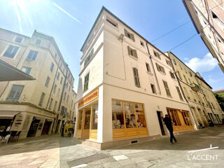  Immeuble � vendre 327 m�