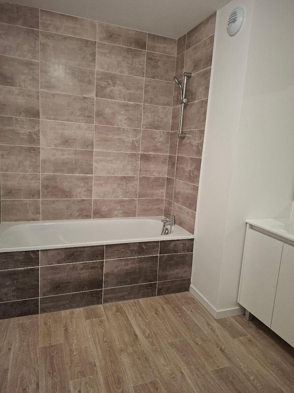Location Appartement Location Appartement 67 m² à Amberieu en Bugey 873 ¤ CC /mois Ambérieu-en-bugey