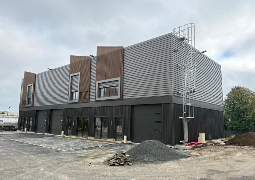   A vendre derniers lots neufs à usage d'activités et bureaux cellules disponibles à partir de 157 m² jusque 2.301 m² Courtry