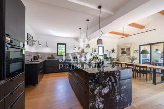  Maison � vendre 6 pi�ces 250 m�